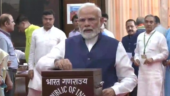 Prime Minister Narendra Modi casts his vote in the presidential elections.(Twitter/ANI)