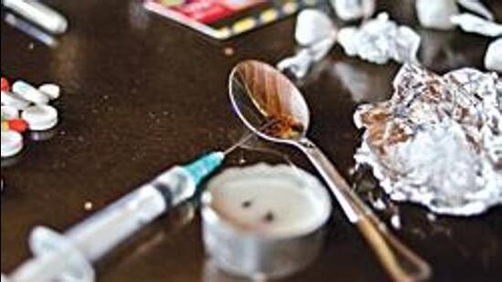 DSP Gurpreet Singh said on a tip-off, the police raided a house at Rajewal village and arrested Jaswinder Singh, alias Jassa with 400 litres of lahan, 65 bottles of illicit liquor and two drums (HT Photo/ Representational image)