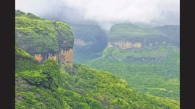 Areas around Mulshi dam on Tuesday witnessed mild tremors, though the administration clarified that they may have been caused due to controlled explosion or landslides. (HT FILE PHOTO) Areas around Mulshi dam on Tuesday witnessed mild tremors, though the administration clarified that they may have been caused due to controlled explosion or landslides. (HT FILE PHOTO)