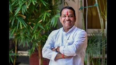 Shrirang Barne from Maval Lok Sabha seat in Pune district joined CM Eknath Shinde. (HT FILE PHOTO) Shrirang Barne from Maval Lok Sabha seat in Pune district joined CM Eknath Shinde. (HT FILE PHOTO)