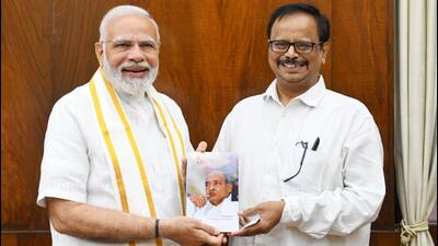 Prime Minister Narendra Modi said on Tuesday that the Congress had failed to acknowledge the services rendered by its own leader and former Prime Minister P V Narasimha Rao to the nation. (HT Photo) Prime Minister Narendra Modi said on Tuesday that the Congress had failed to acknowledge the services rendered by its own leader and former Prime Minister P V Narasimha Rao to the nation. (HT Photo)