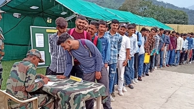 Poonch, July 12 (ANI): Aspirants stand in a queue to register themselves under the Agnipath recruitment scheme, at Surankote, in Poonch on Tuesday. (ANI Photo) (Rahi Kapoor) Poonch, July 12 (ANI): Aspirants stand in a queue to register themselves under the Agnipath recruitment scheme, at Surankote, in Poonch on Tuesday. (ANI Photo) (Rahi Kapoor)