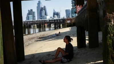 The arrival of a searing heatwave that first sparked wildfires across Europe before arriving in Britain has turned the spotlight on to "net zero" pledges made by the candidates running to replace Boris Johnson as prime minister. (REUTERS)