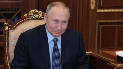Russian President Vladimir Putin attends a meeting at the Kremlin in Moscow, Russia, Wednesday, July 13, 2022. (Mikhail Klimentyev, Sputnik, Kremlin Pool Photo via AP) Russian President Vladimir Putin attends a meeting at the Kremlin in Moscow, Russia, Wednesday, July 13, 2022. (Mikhail Klimentyev, Sputnik, Kremlin Pool Photo via AP)
