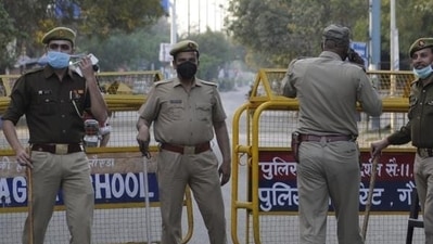The DCP said besides Noida and Greater Noida, the gang has committed robberies and burglaries in various districts of the state. (Sunil Ghosh/HT Photo) The DCP said besides Noida and Greater Noida, the gang has committed robberies and burglaries in various districts of the state. (Sunil Ghosh/HT Photo)