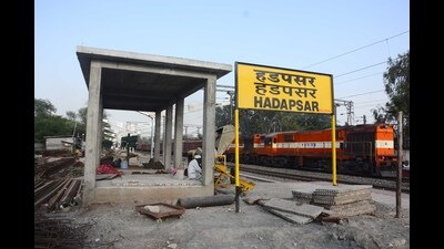 Girish Bapat demanded funds for the development of Hadapsar railway station. (HT FILE PHOTO)