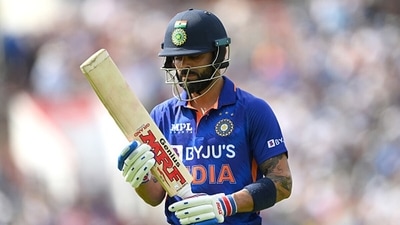 A dejected Virat Kohli walks back after getting out cheaply. (Getty) A dejected Virat Kohli walks back after getting out cheaply. (Getty)