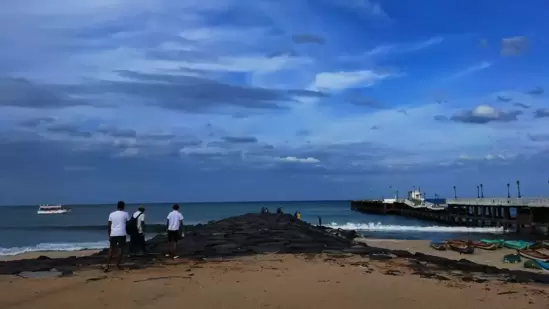 Pondicherry: The waves in Pondicherry go up to 12 feet and last long. The perfect time to visit is between June to January. Serenity Beach has the best waves to surf.(Instagram/@nuk_666)
