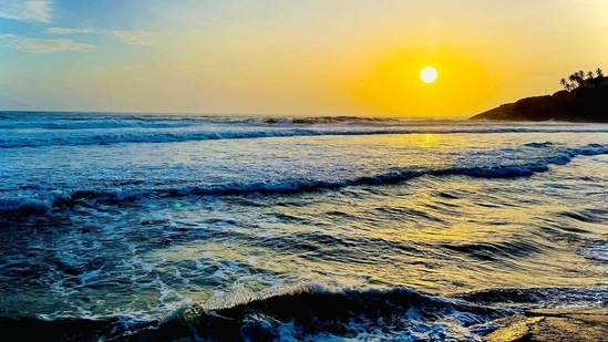 Kovalam Beach, Kerala: One of the most well-known surf spots is in Kovalam, Kerala. This tourist destination has attracted several visitors from all over the world for its breathtaking scenery and surfing spot. (Instagram/@_frozen.ios_)