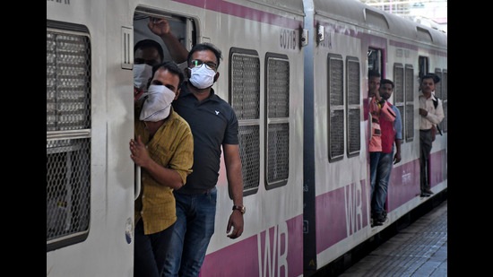 Nikam said that officers scanned CCTV footage of the station and noticed a man loitering around on days the commuters complained of theft. (Shashi S Kashyap/ HT PHOTO)