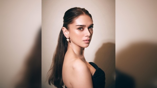 Aditi Rao Hydari's outfit is from Eliya The Label. Her look was put together by stylist Mala Agnani.(Instagram/@stylybyami)