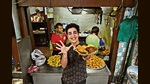 Gagan Arora bring out his love for monsoon snacking at the popular spot of Khandani Pakodewala near Sarojini Nagar. (Photo: Gokul VS/HT) Gagan Arora bring out his love for monsoon snacking at the popular spot of Khandani Pakodewala near Sarojini Nagar. (Photo: Gokul VS/HT)