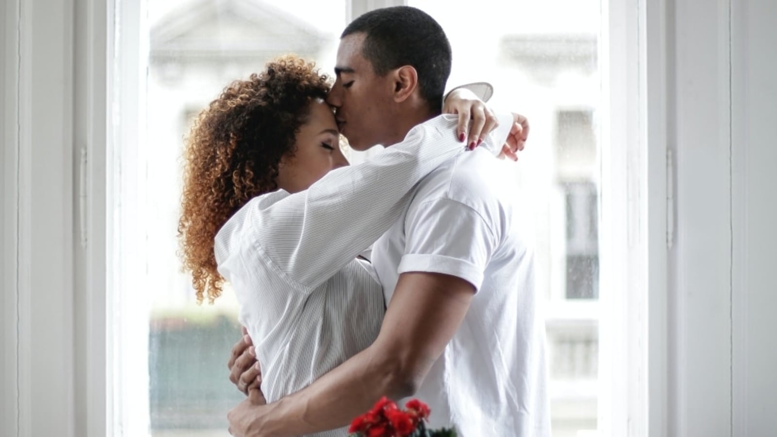 What to avoid doing in a healthy relationship: Expert shares tips