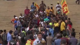 Protestos do lado de fora do escritório presidencial após a eleição de Ranil Wickremesinghe