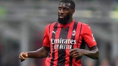 Tiemoue Bakayoko in action for AC Milan. (Instagram/@bakayoko_official14)