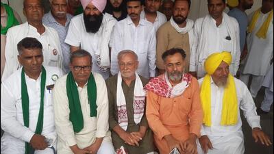 The decision to oppose Centre’s MSP panel was taken at a meeting of the Haryana SKM members here and they unanimously decided to hold fresh protests from July 31 by blocking all key highways and railway tracks of the state for four hours. (HT Photo) The decision to oppose Centre’s MSP panel was taken at a meeting of the Haryana SKM members here and they unanimously decided to hold fresh protests from July 31 by blocking all key highways and railway tracks of the state for four hours. (HT Photo)