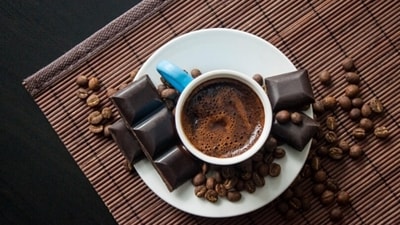 Caffeine, chocolates: It is best to avoid food items containing caffeine and chocolates. These ingredients lower the esophageal sphincter and make the contents reverse into the food pipe, causing heartburn. (Unsplash) Caffeine, chocolates: It is best to avoid food items containing caffeine and chocolates. These ingredients lower the esophageal sphincter and make the contents reverse into the food pipe, causing heartburn. (Unsplash)