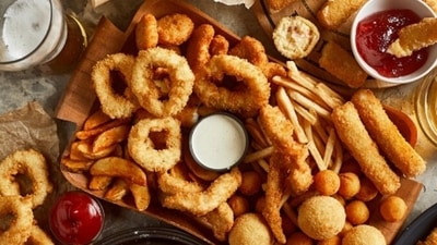 Fried foods, alcohol: Deep fried food items, drinking alcohol and consumption of high fat meals are some of the reasons of causing heartburn. Hot spices, onions and tomatoes should also be avoided. (Unsplash) Fried foods, alcohol: Deep fried food items, drinking alcohol and consumption of high fat meals are some of the reasons of causing heartburn. Hot spices, onions and tomatoes should also be avoided. (Unsplash)
