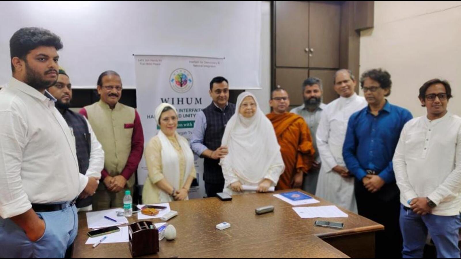 Mahim Dargah initiative brings together religious leaders for inter-faith peace