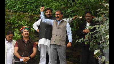Himachal Congress leaders, led by campaign panel head Sukhwinder Singh Sukhu, protest outside the ED office at Chota Shimla on Thursday as the ED summoned Sonia Ganshi for questioning in money-laundering case linked to the National Herald-Associated Journals Limited case. (Deepak Sansta/HT)