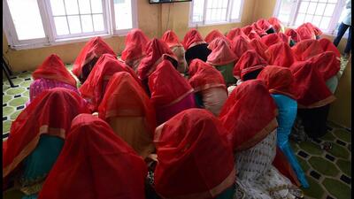 Muslim brides during a mass marriage ceremony in Srinagar on Thursday. (Waseem Andrabi/HT)