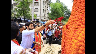 Former Maharashtra minister Aaditya Thackeray is reaching out to Shiv Sainiks in an effort to consolidate the Thackeray family’s control over party units (Twitter/AUThackeray)