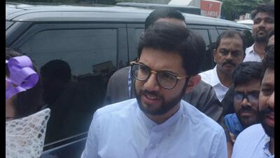 Shiv Sena MLA and former Maharashtra Minister, Aaditya Thackeray, during his visit to Bhiwandi on Thursday. Thackeray said that the Thackeray residence ‘Matoshree’ is always open for those who want to return to Shiv Sena. (PRAFUL GANGURDE/HT PHOTO) Shiv Sena MLA and former Maharashtra Minister, Aaditya Thackeray, during his visit to Bhiwandi on Thursday. Thackeray said that the Thackeray residence ‘Matoshree’ is always open for those who want to return to Shiv Sena. (PRAFUL GANGURDE/HT PHOTO)
