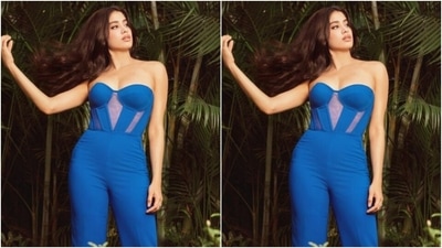 Assisted by makeup artist Riddhima Sharma, Janhvi decked up in nude eyeshadow, black eyeliner, mascara-laden eyelashes, contoured cheeks and a shade of nude lipstick. (Instagram/@janhvikapoor)