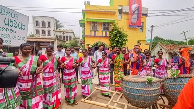 Special prayers are being offered on Thursday at the famed Chinnamastika temple at Rajrappa here, recognised as an ancient Shakti seat, on Thursday for the victory of Droupadi Murmu. The results will declare on who will succeed incumbent Ram Nath Kovind to become the country's 15th President. (PTI) Special prayers are being offered on Thursday at the famed Chinnamastika temple at Rajrappa here, recognised as an ancient Shakti seat, on Thursday for the victory of Droupadi Murmu. The results will declare on who will succeed incumbent Ram Nath Kovind to become the country's 15th President. (PTI)