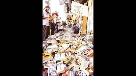 The Daryaganj book bazar in a photograph dated June 2009. (HT Photo) The Daryaganj book bazar in a photograph dated June 2009. (HT Photo)