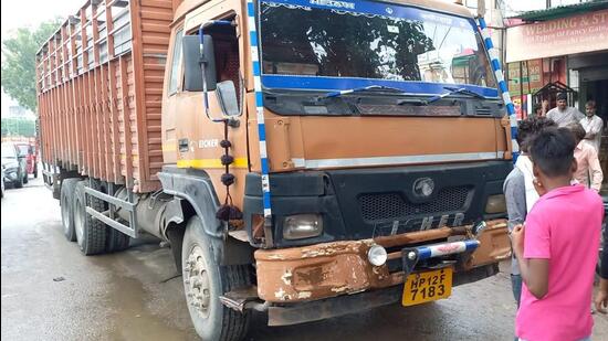 The truck driver, identified as Sham Sunder, 49, was thrashed by onlookers unwary of his medical emergency and he was later declared dead at a government hospital, said police. (HT Photo)