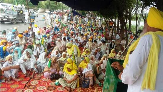 BKU (Ekta-Ugrahan) has started a “save water” campaign and is protesting at nine locations in Punjab. (HT Photo)