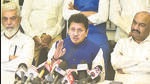 Eknath Shinde faction’s spokesperson Deepak Kesarkar (C) addresses a press conference on Friday. Anshuman Poyrekar/ HT Photo Eknath Shinde faction’s spokesperson Deepak Kesarkar (C) addresses a press conference on Friday. Anshuman Poyrekar/ HT Photo