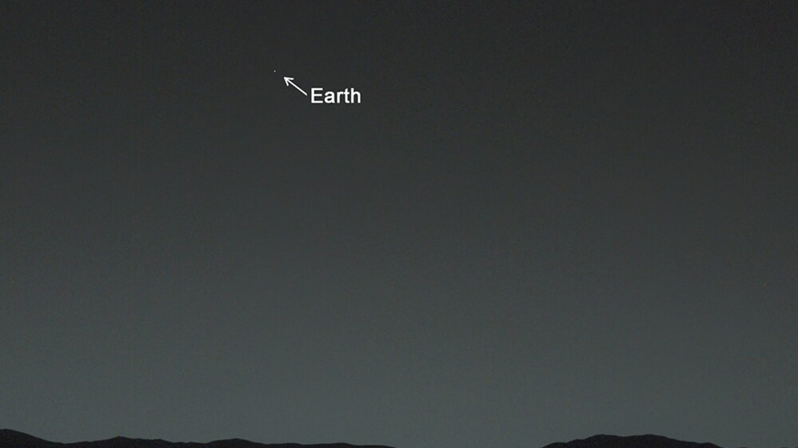 anand-mahindra-shares-what-this-pic-of-earth-taken-from-mars-should-teach-people