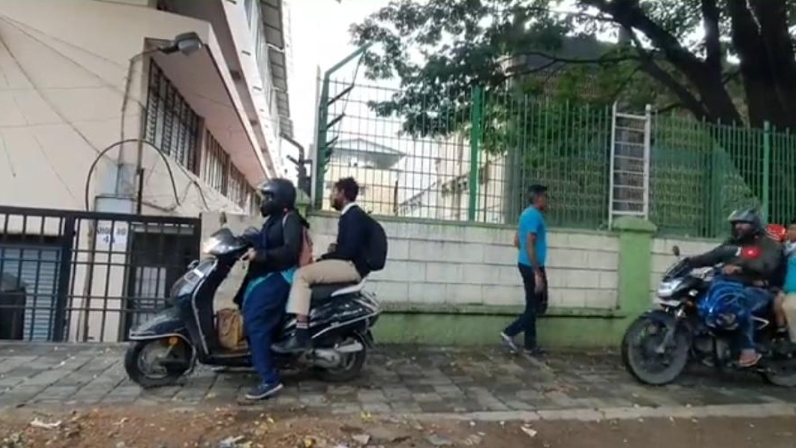 Bengaluru: Video of parents violating traffic rules viral, police say 'will  act' | Bengaluru - Hindustan Times