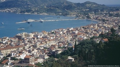 Zakynthos is the third largest island in the Ionian Sea (Walter Rudolph/United Archives/picture alliance ) Zakynthos is the third largest island in the Ionian Sea (Walter Rudolph/United Archives/picture alliance )