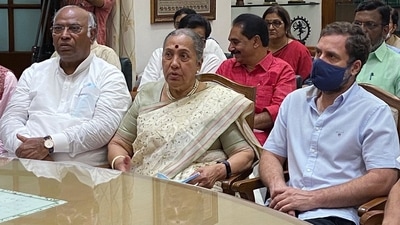 New Delhi, July 19 (ANI): Opposition's Vice-Presidential candidate Margaret Alva files her nomination papers at Parliament, in the presence of Congress leaders Rahul Gandhi, Mallikarjun Kharge and other Opposition leaders. New Delhi, July 19 (ANI): Opposition's Vice-Presidential candidate Margaret Alva files her nomination papers at Parliament, in the presence of Congress leaders Rahul Gandhi, Mallikarjun Kharge and other Opposition leaders.