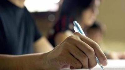 JKSSB Police SI exam cancelled; JKSSB conducted the written exam for the post of JK police SI for the year 2022 on March 27, 2022 at various venues across J&K. (HT file) JKSSB Police SI exam cancelled; JKSSB conducted the written exam for the post of JK police SI for the year 2022 on March 27, 2022 at various venues across J&K. (HT file)