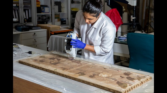 At CSMVS conservators analyse the elemental composition of paintings using handheld XRF. (Trustees of CSMVS) At CSMVS conservators analyse the elemental composition of paintings using handheld XRF. (Trustees of CSMVS)