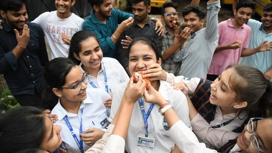 CBSE Results 2022: Bihar’s students passed the board exams with flying colours as the Central Board for Secondary Education (CBSE) declared results for Class 12 and 10 on Friday.(Santosh Kumar )