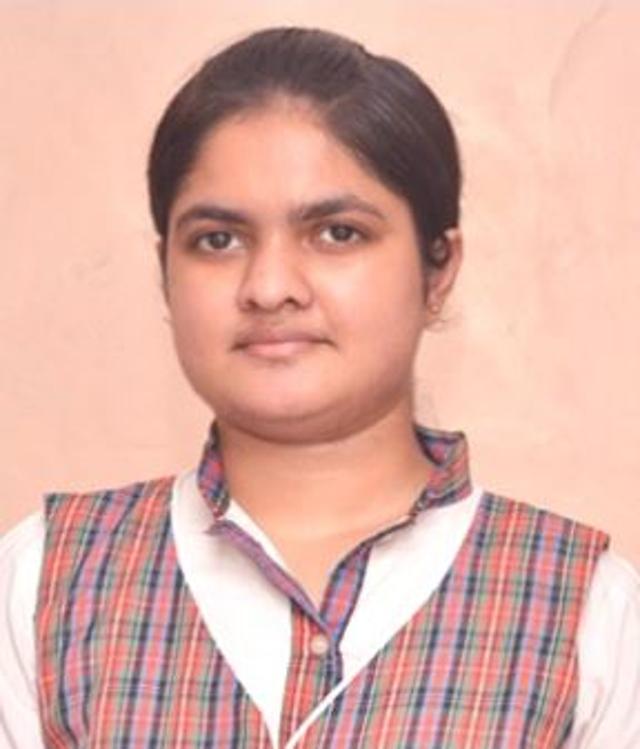 A student of Police DAV Public School, Simran scored 99.4% marks. (HT Photo) A student of Police DAV Public School, Simran scored 99.4% marks. (HT Photo)