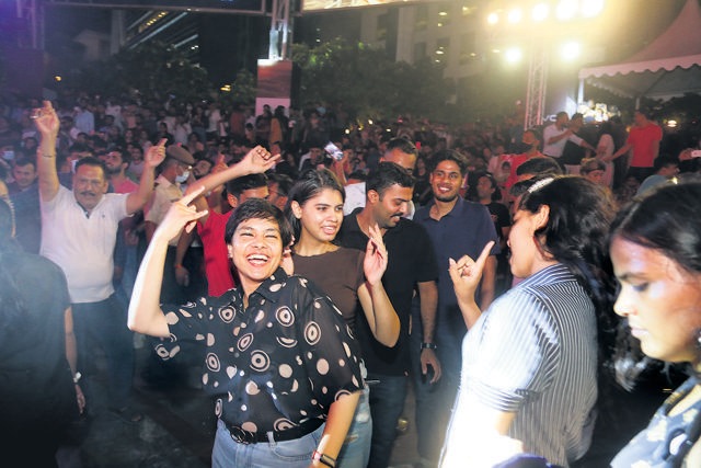 The crowd at CyberHub swayed to hit numbers sung by the artiste. The crowd at CyberHub swayed to hit numbers sung by the artiste.