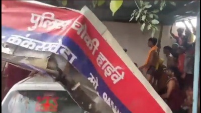 A screen grab of the police oupost in Meerut that was damaged by Kanwarias. (Sourced)