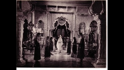 A scene from Mughal-E-Azam (Film still)
