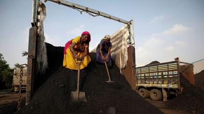 State power generation utilities must continue to blend 10% imported coal, the Union power ministry has reiterated, despite objections by several states because the imported mineral is eight times more expensive. (REUTERS) State power generation utilities must continue to blend 10% imported coal, the Union power ministry has reiterated, despite objections by several states because the imported mineral is eight times more expensive. (REUTERS)