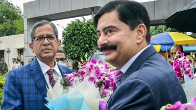 CJI NV Ramana being greeted by Chief Justice of Jharkhand High Court Ravi Ranjan during a programme for the inauguration of Sub-Divisional Courts in Saraikela-Kharsawan and Garhwa districts, (PTI) CJI NV Ramana being greeted by Chief Justice of Jharkhand High Court Ravi Ranjan during a programme for the inauguration of Sub-Divisional Courts in Saraikela-Kharsawan and Garhwa districts, (PTI)
