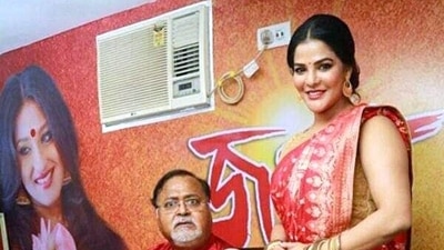 West Bengal Education Minister Partha Chatterjee with Arpita Mukherjee. (ANI) West Bengal Education Minister Partha Chatterjee with Arpita Mukherjee. (ANI)