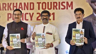 Jharkhand CM Hemant Soren unveils the new tourism policy for his state, in New Delhi on Saturday. (Sanjeev Verma?HT) Jharkhand CM Hemant Soren unveils the new tourism policy for his state, in New Delhi on Saturday. (Sanjeev Verma?HT)