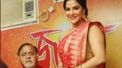 Arpita Mukherjee, a model and actor, is on radar in the teacher recruitment scam in West Bengal after ED recovered  ₹20 crore cash from her residence.&nbsp;