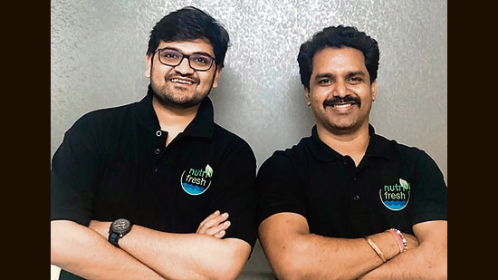 Sanket Mehta (L) and Ganesh Nikam of Nutrifresh. (Ravindra Joshi/HT PHOTO)